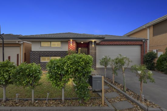 18 Greenslate Street, Clyde North, Vic 3978