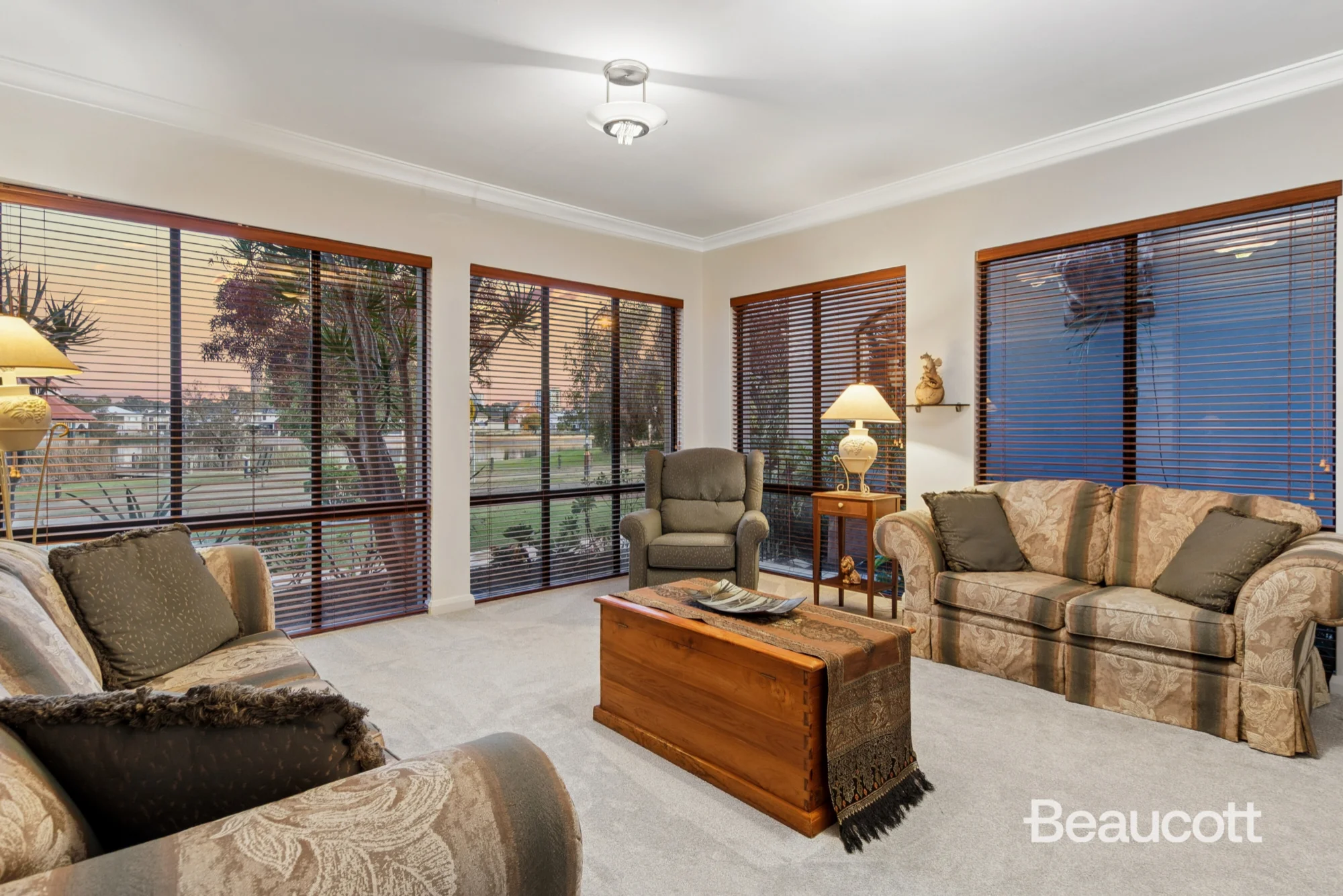 18 Hinkler Loop, Maylands, WA 6051