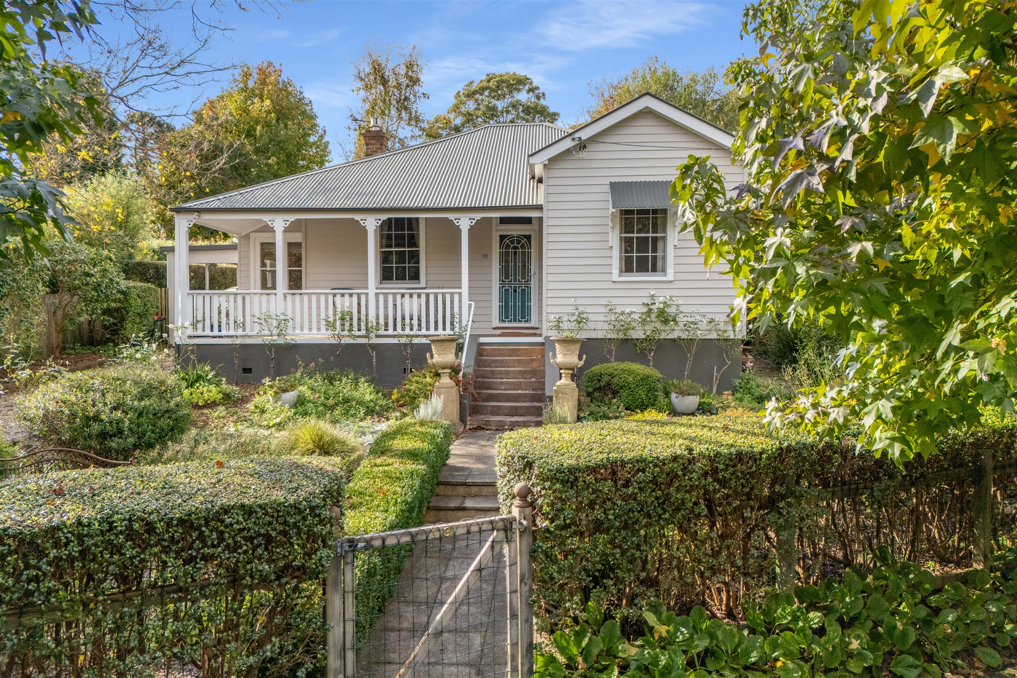 18 Holly Street, Bowral, NSW 2576 18 Holly Street, Bowral, NSW 2576