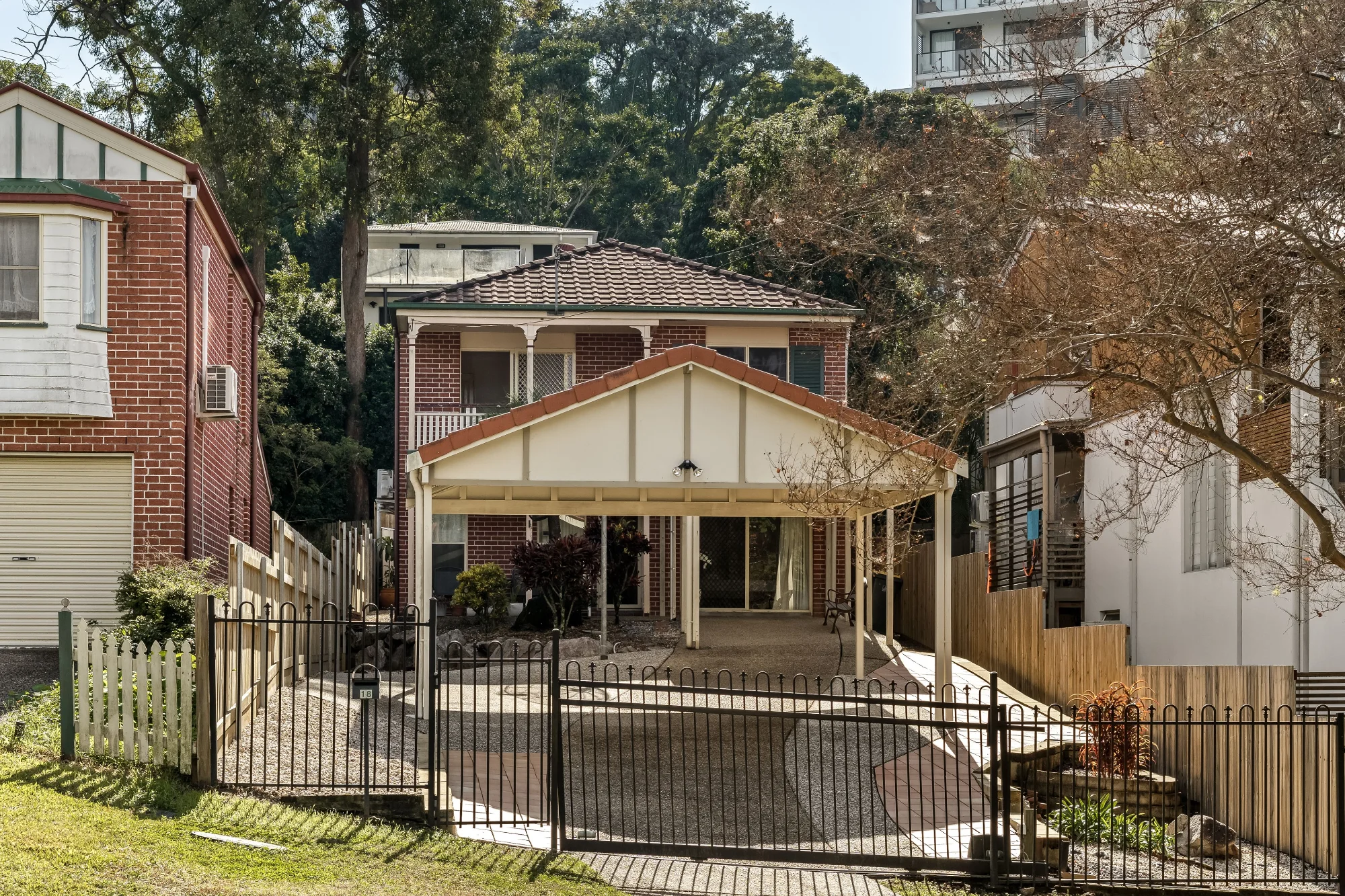18 Rennie Street, Indooroopilly QLD 4068