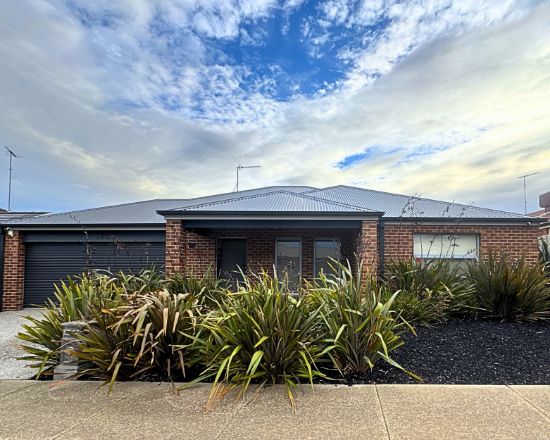 18 Tree Street, Waurn Ponds, Vic 3216