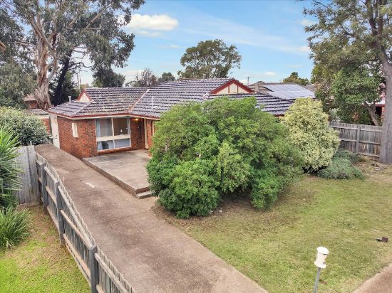 18 Wentworth Road, Melton South, Vic 3338
