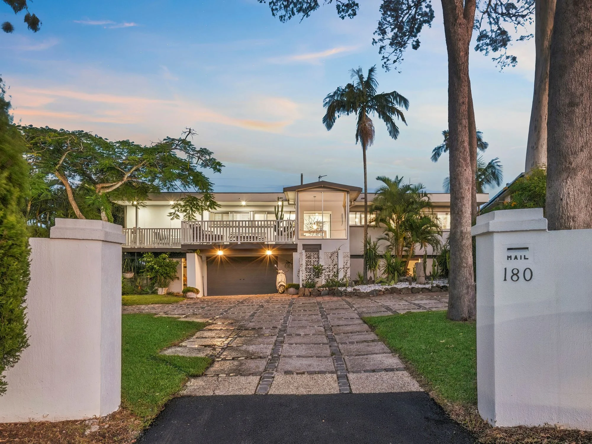180 Heeb Street, Benowa QLD 4217