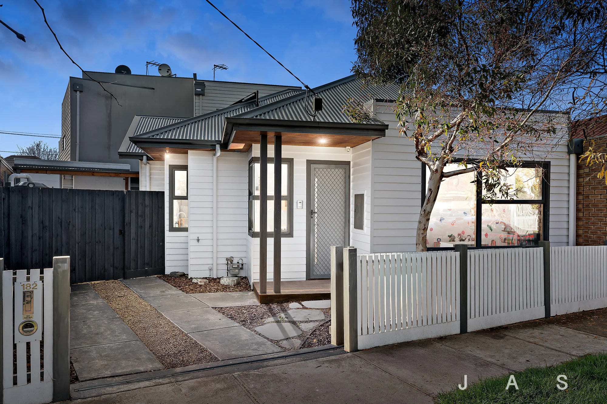 182 Pilgrim Street, Seddon, Vic 3011