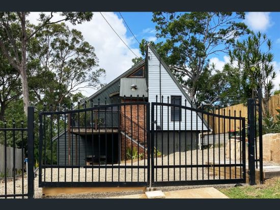18B Henderson  Road, Everton Hills, Qld 4053