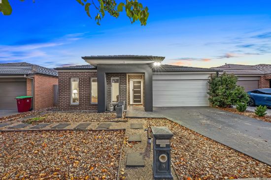 19 Appaloosa Grove, Clyde North, Vic 3978