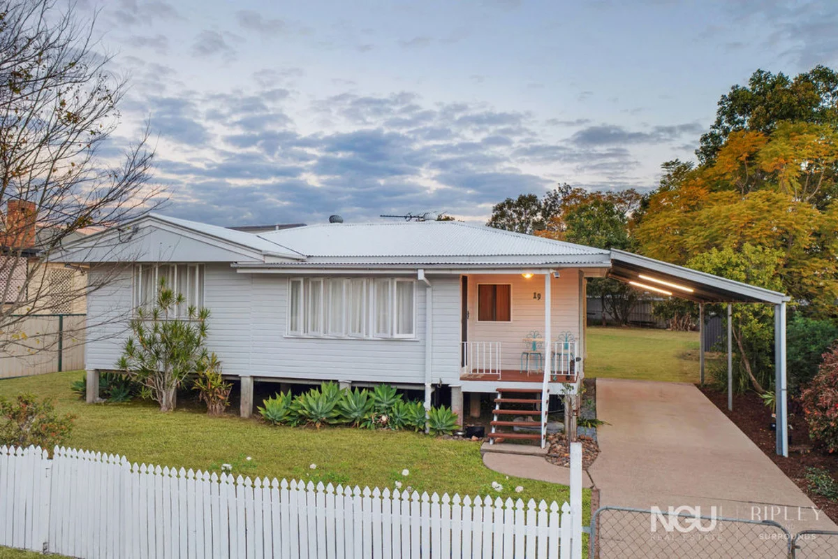 19 Bremer Parade, Basin Pocket, Qld 4305