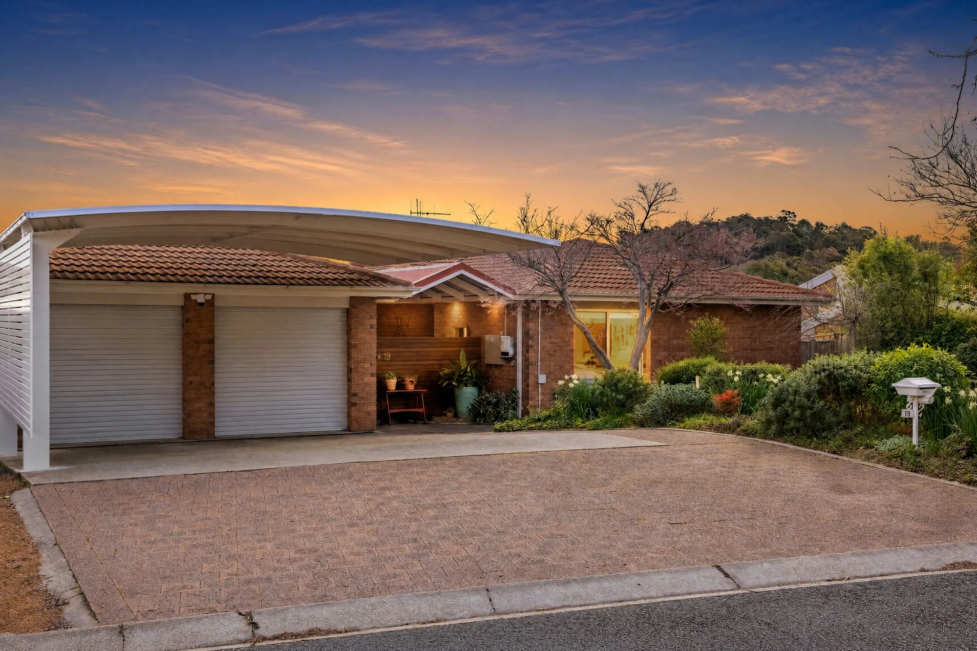 19 Churchill Way, Gordon, ACT 2906