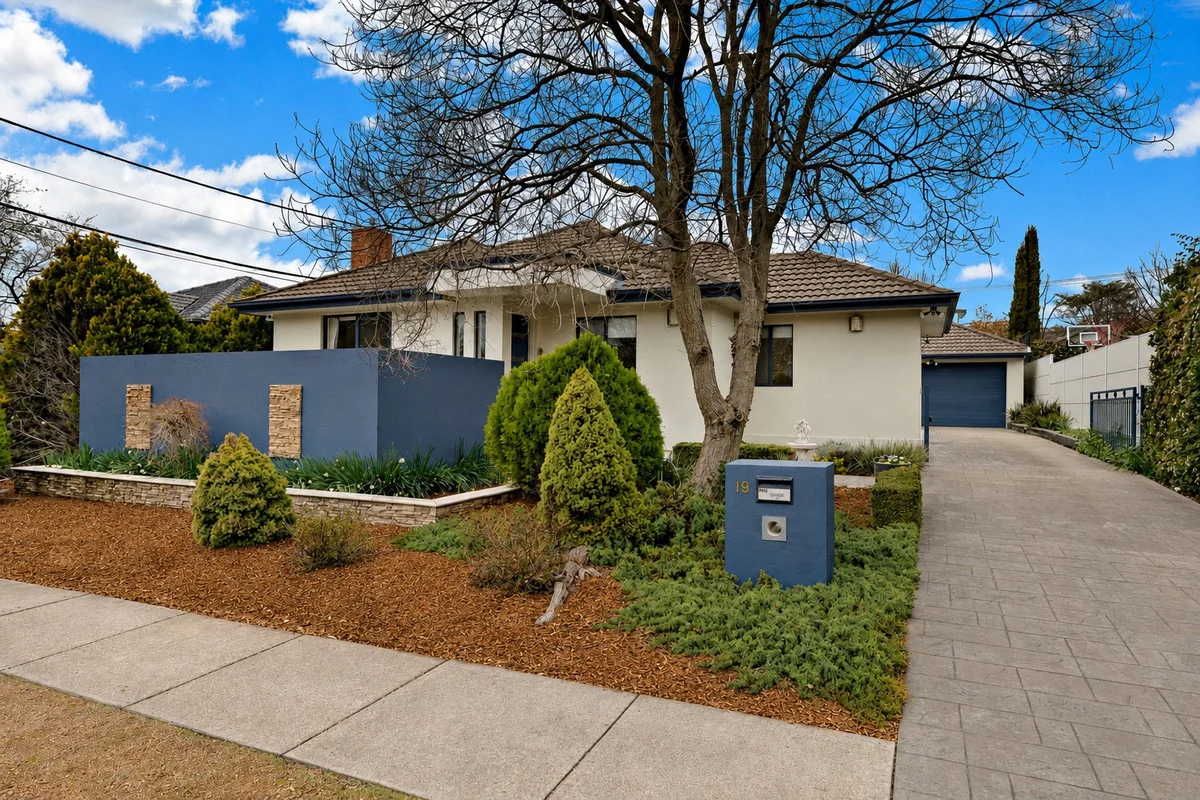 19 Gormanston Crescent, Deakin, ACT 2600