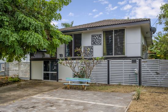 19 Hutchins Street, Heatley, Qld 4814
