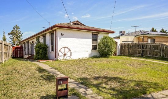 19 Karnak Crescent, Coolaroo, Vic 3048