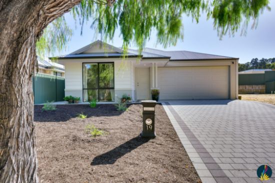 19 Robin Road, Roleystone, WA 6111
