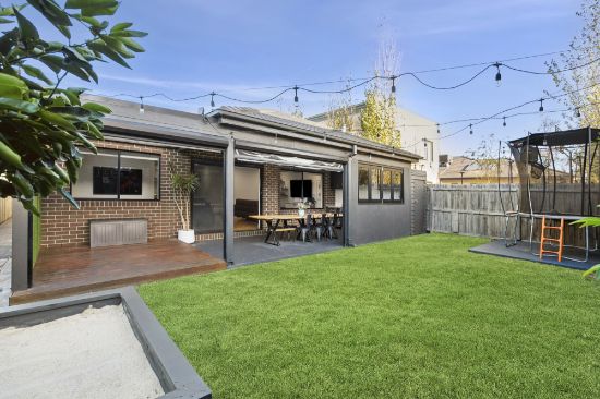 19 Sirrom Crescent, Armstrong Creek, Vic 3217
