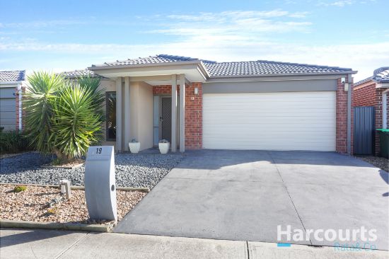19  St Leonard Drive, South Morang, Vic 3752