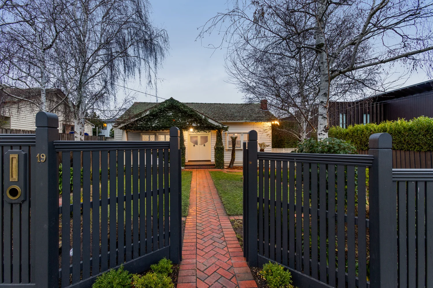 19 Wahroongaa Road, Murrumbeena, Vic 3163
