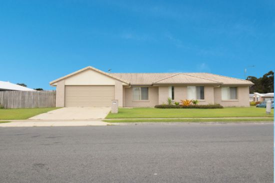 196 Kingfisher Parade, Toogoom, Qld 4655