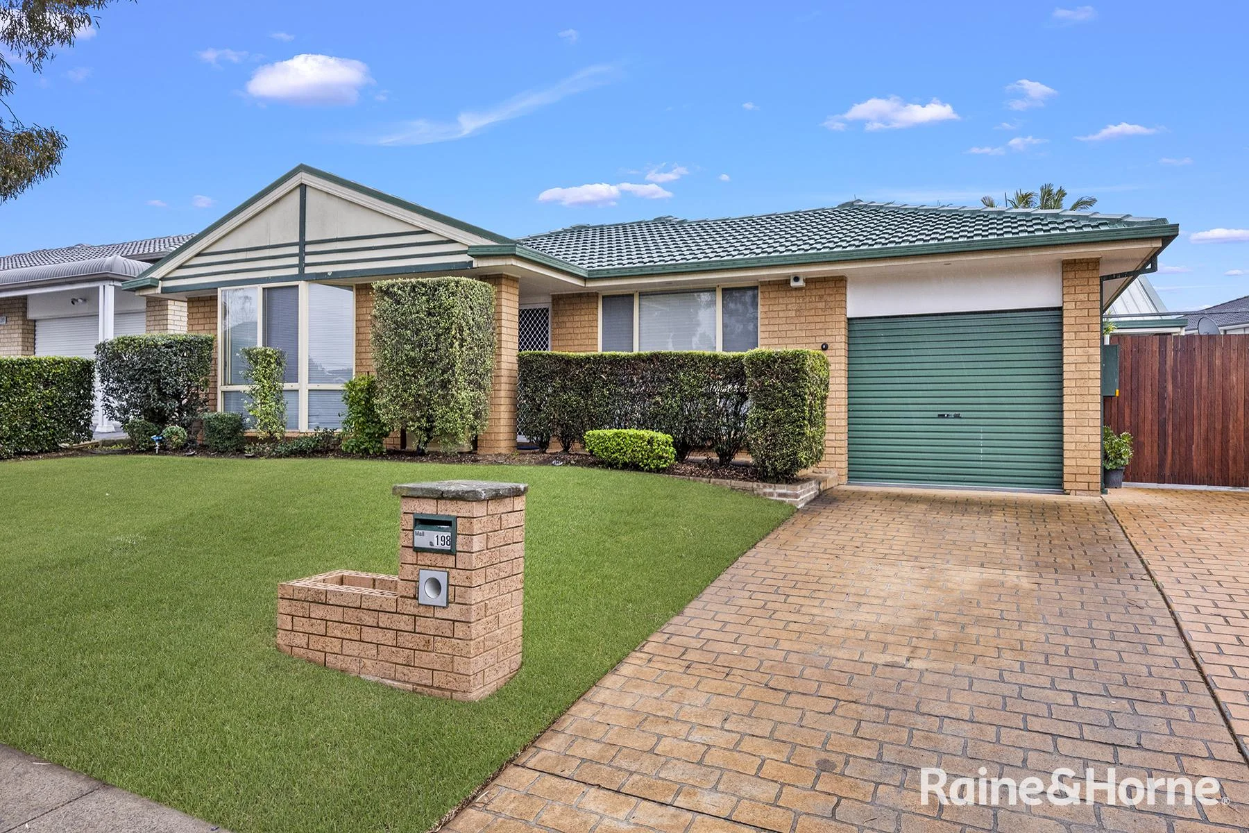 198 Braidwood Drive, Prestons, NSW 2170