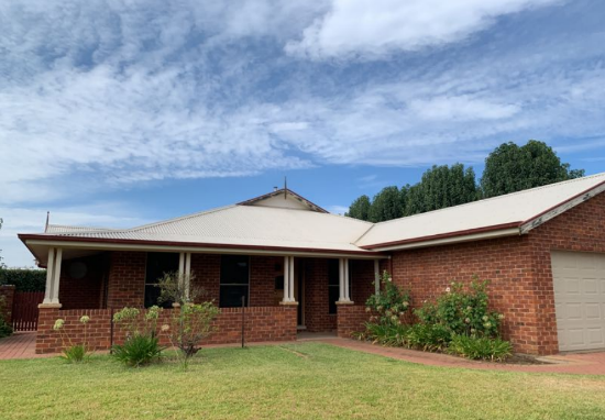 19A Carnoustie Drive, Dubbo, NSW 2830