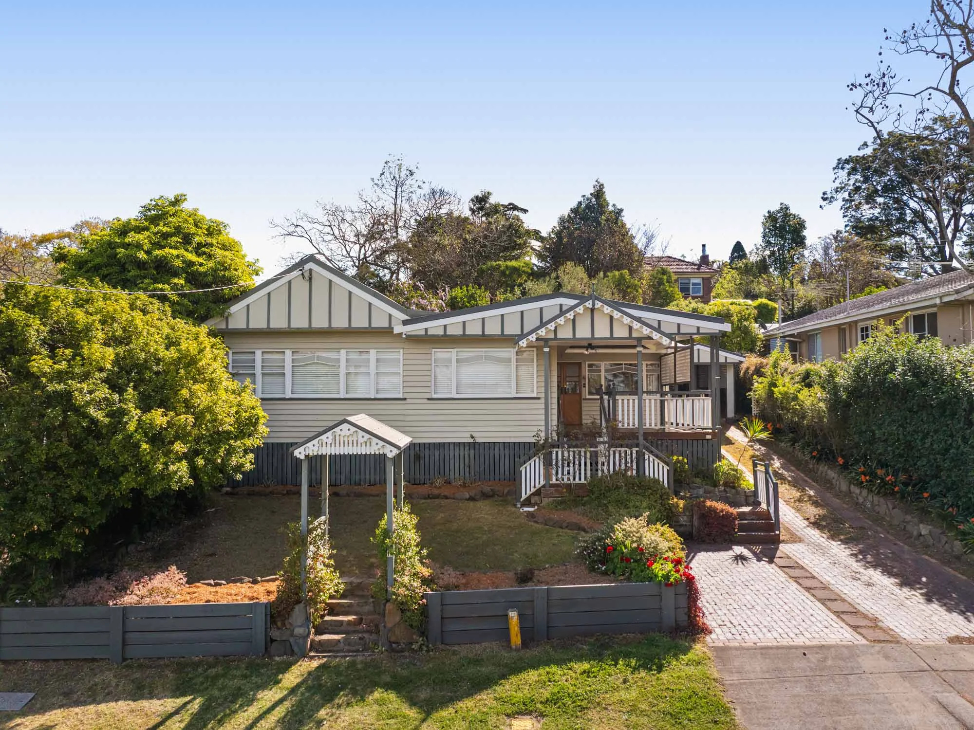 1A Curzon Street, Mount Lofty, Qld 4350