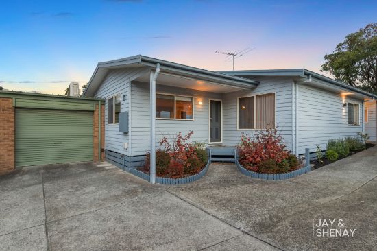 2/14 Monteith Crescent, Endeavour Hills, Vic 3802