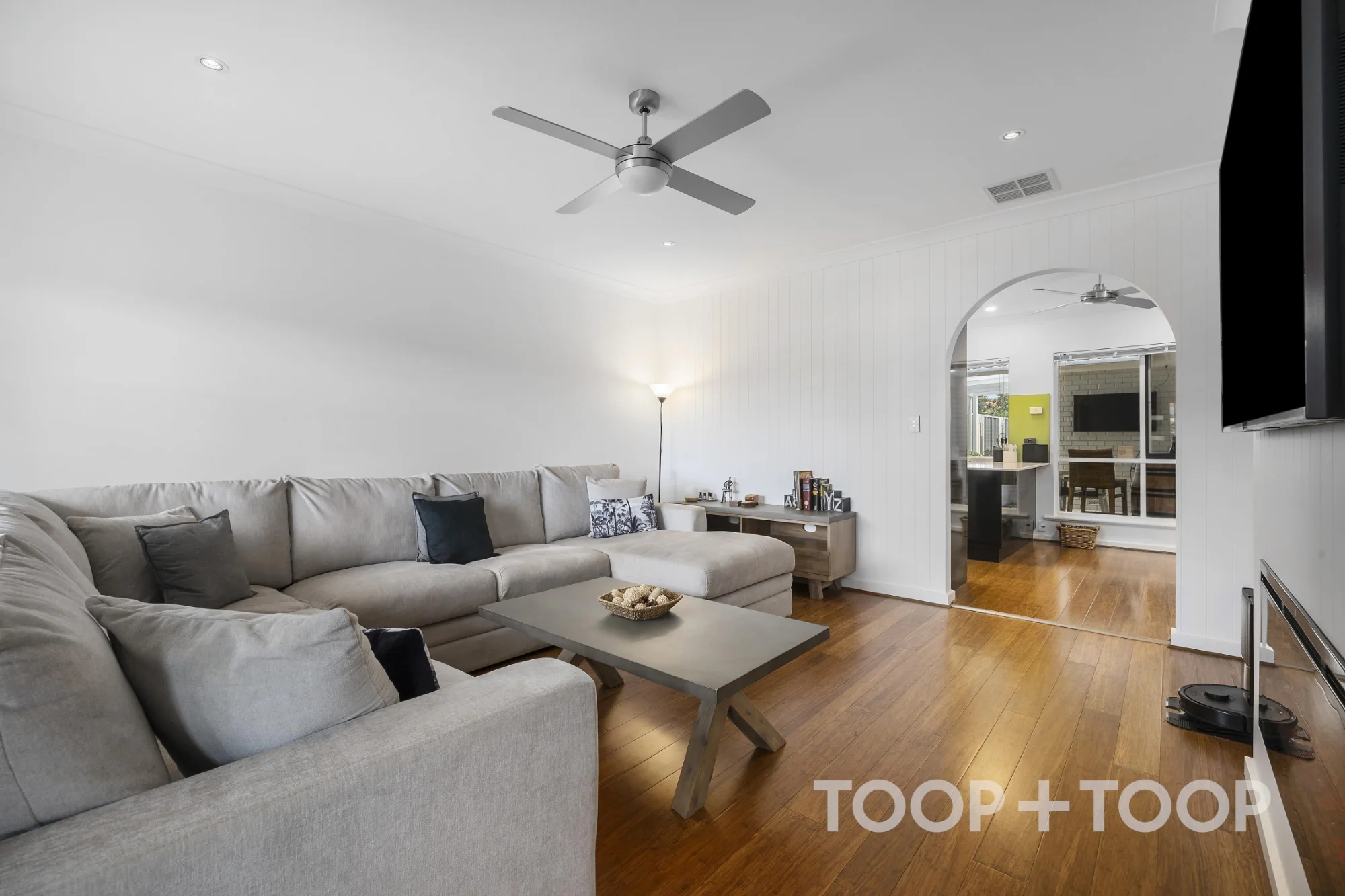 2/16 Cocos Grove, West Lakes, SA 5021