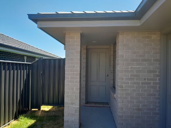 2/18 Rodgers Road, West Tamworth, NSW 2340