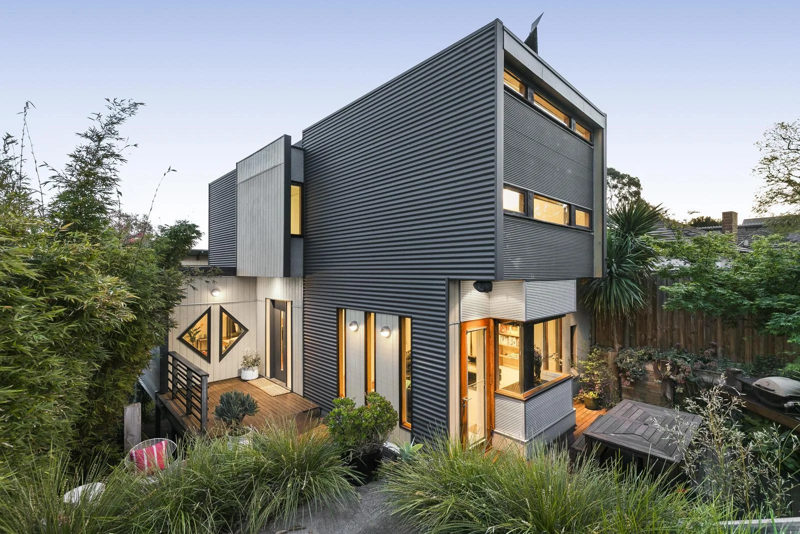 2/55 The Esplanade, Maribyrnong, Vic 3032