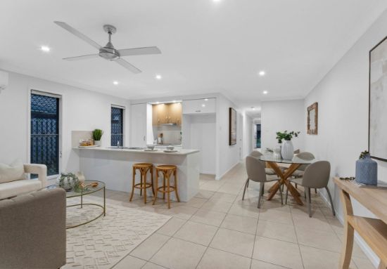 2/8 Wicker Road, Park Ridge, Qld 4125