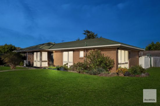 2 Angourie Crescent, Taylors Lakes, Vic 3038