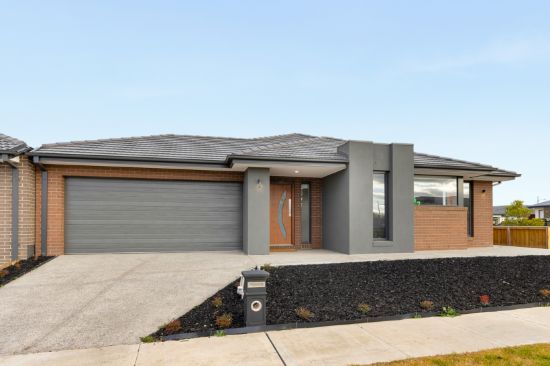 2 Ballina Crescent, Donnybrook, Vic 3064