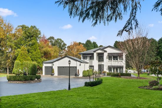 2 Carisbrooke Row, Bowral, NSW 2576