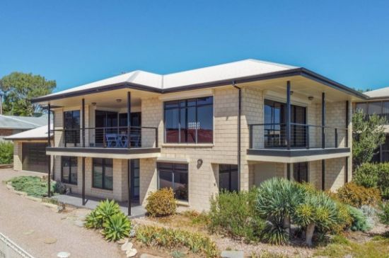 2 Clifftop Crescent, Hallett Cove, SA 5158