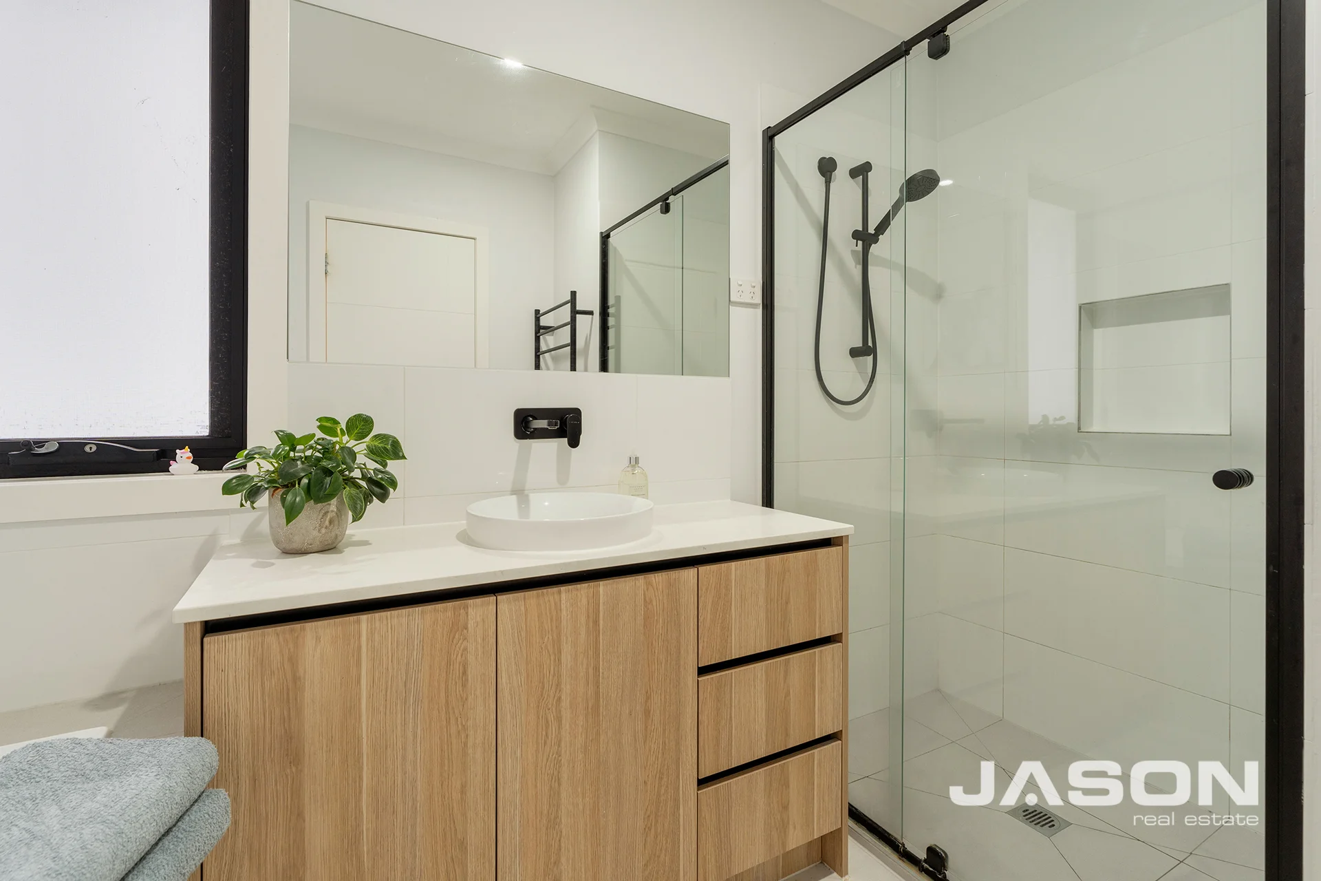 2 Crestwood Road, Greenvale, Vic 3059