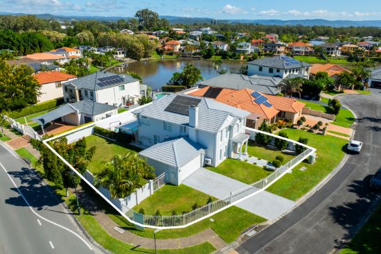 2 Crozet Court, Burleigh Waters, Qld 4220