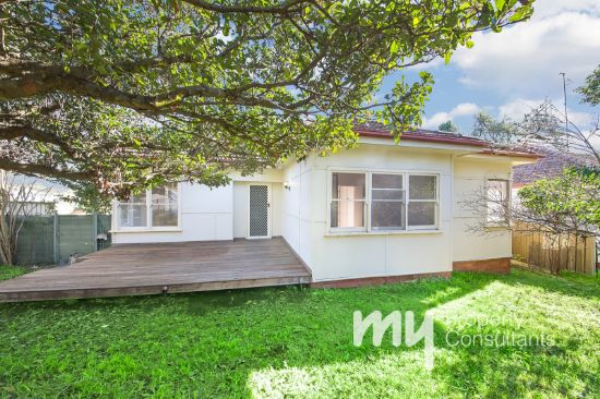 2 Farnsworth Avenue, Campbelltown, NSW 2560