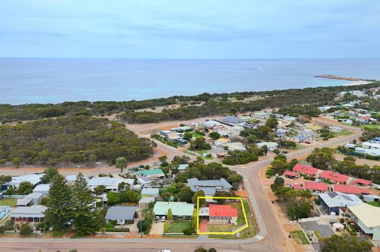 2 Flinders Street, Hopetoun, WA 6348