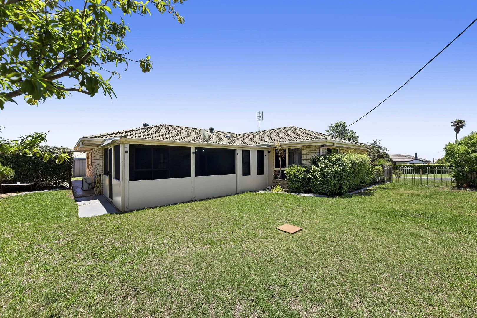 2 Gouldson Drive, Kearneys Spring, Qld 4350
