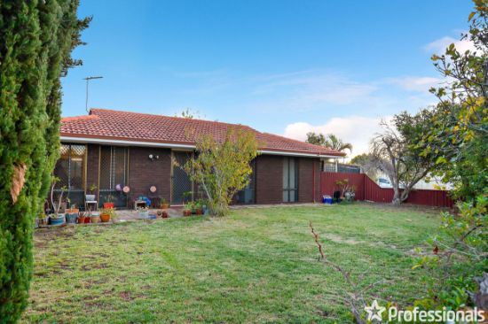 2 Greenwood Court, Kelmscott, WA 6111