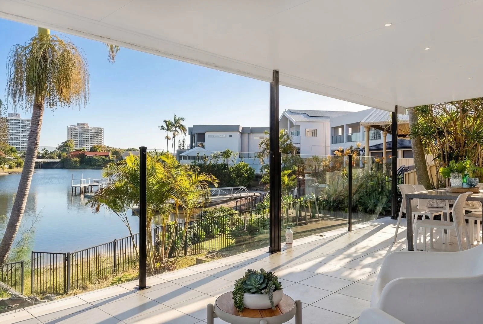 2 Helen Court, Broadbeach Waters QLD 4218