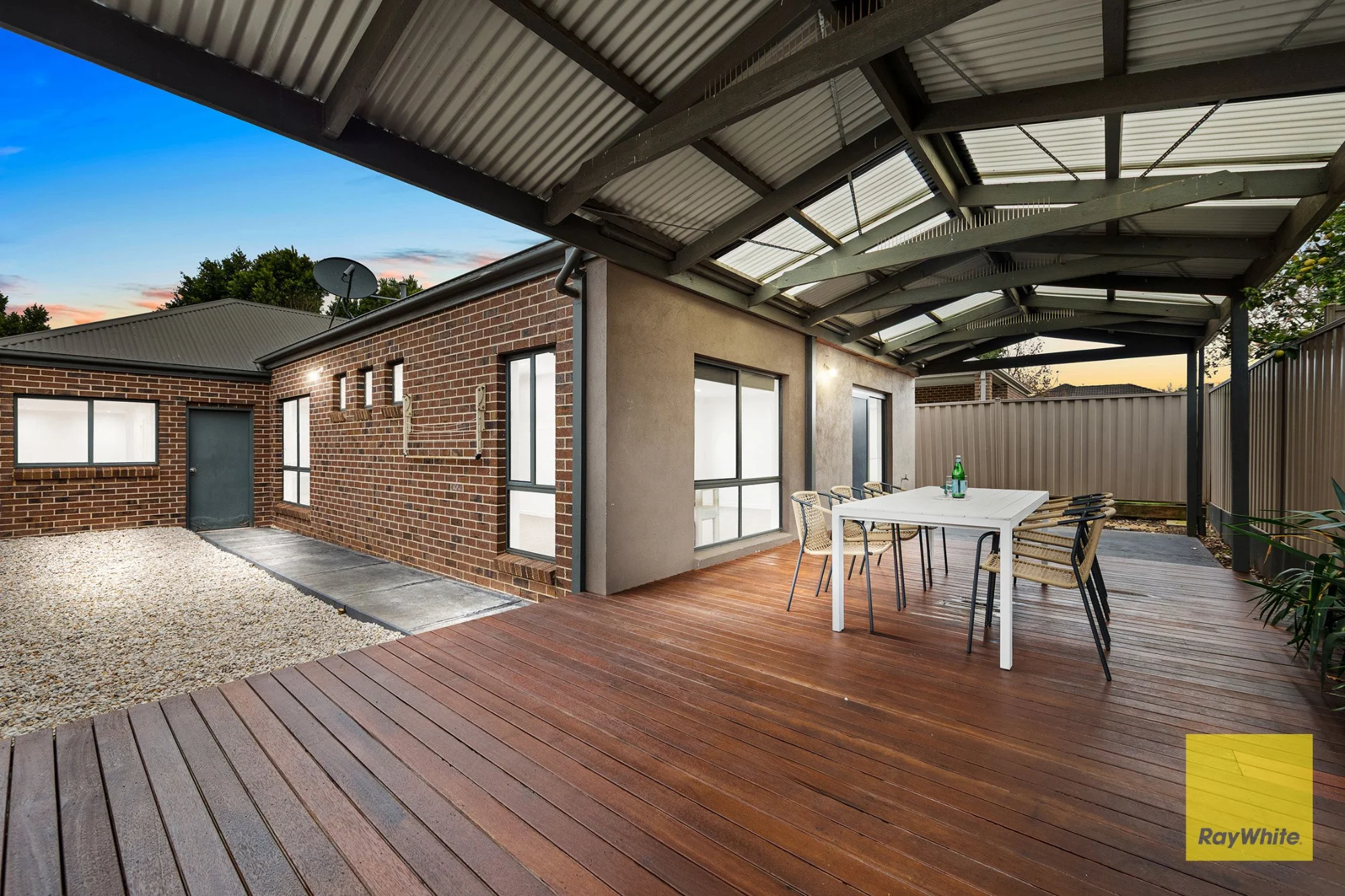 2 Honour Lane, Caroline Springs VIC 3023