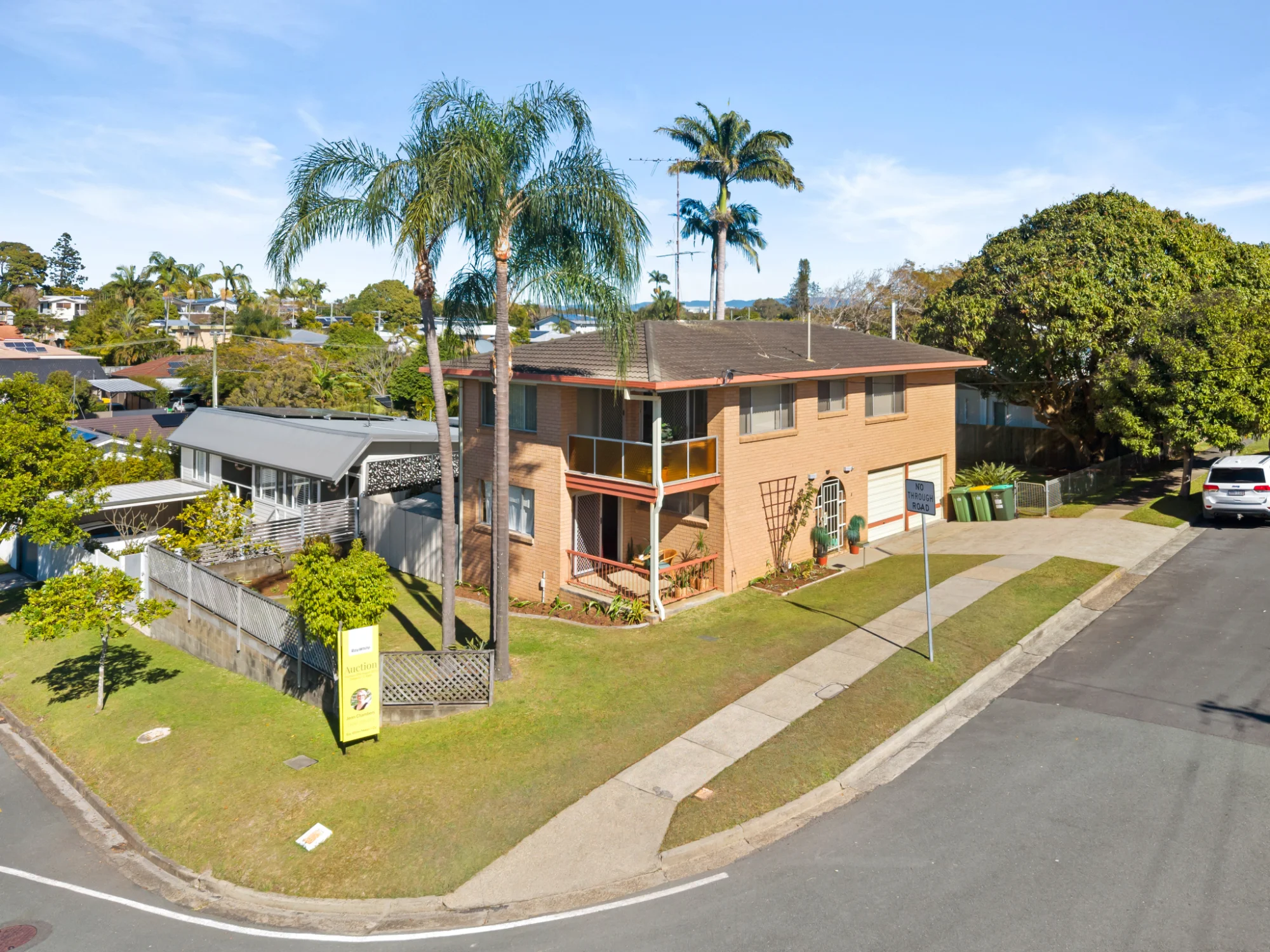 2 Horder Avenue, Labrador, Qld 4215