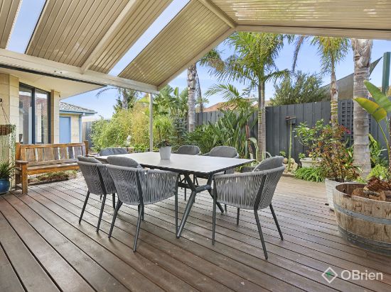 2 Lakeside Court, Safety Beach, Vic 3936