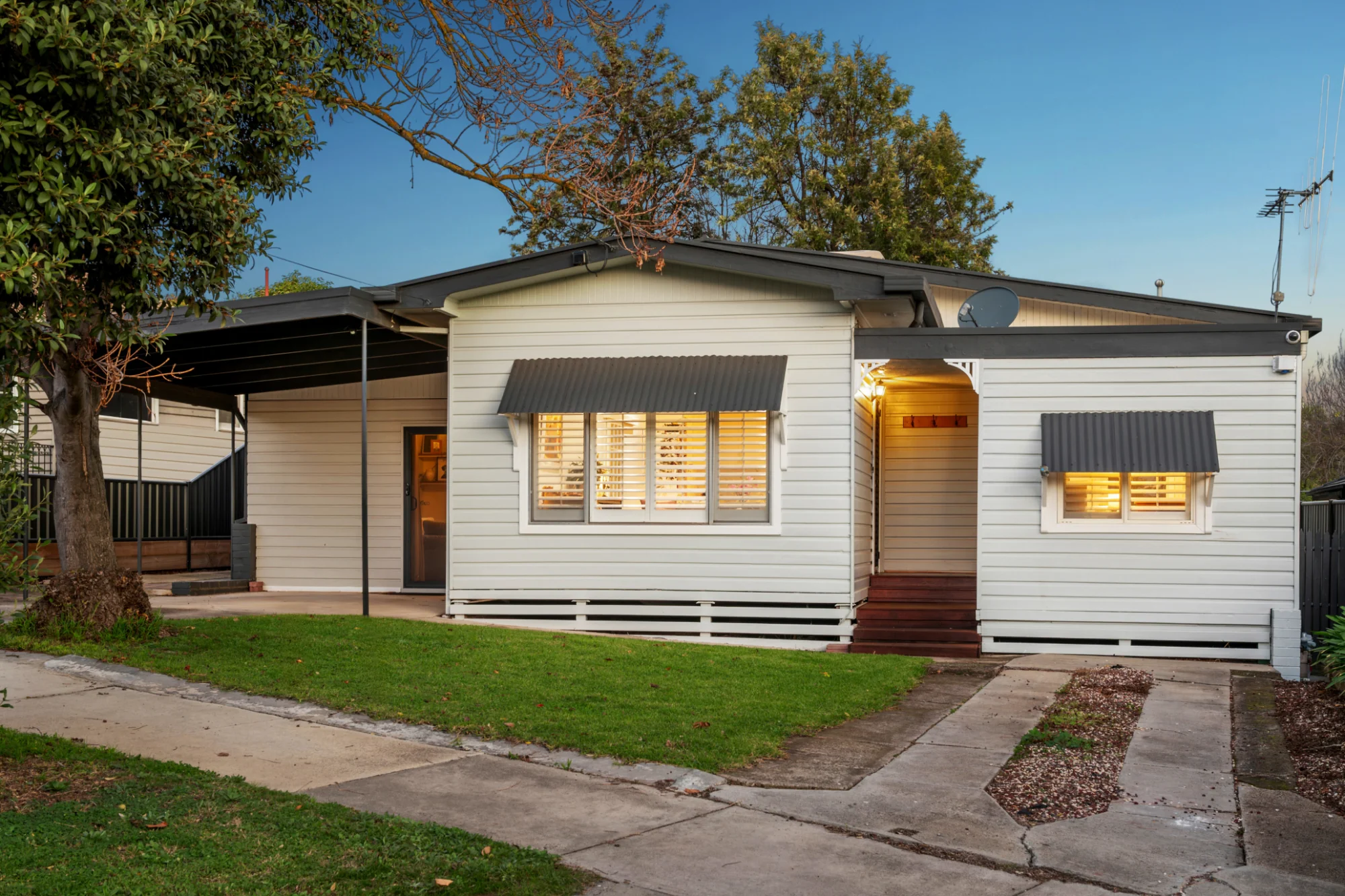 2 Leonard Avenue, Flora Hill, Vic 3550