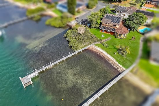 2 Luderick Avenue, St Huberts Island, NSW 2257