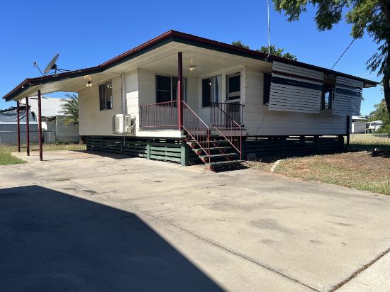 2 Mangrove St, Blackwater, Qld 4717