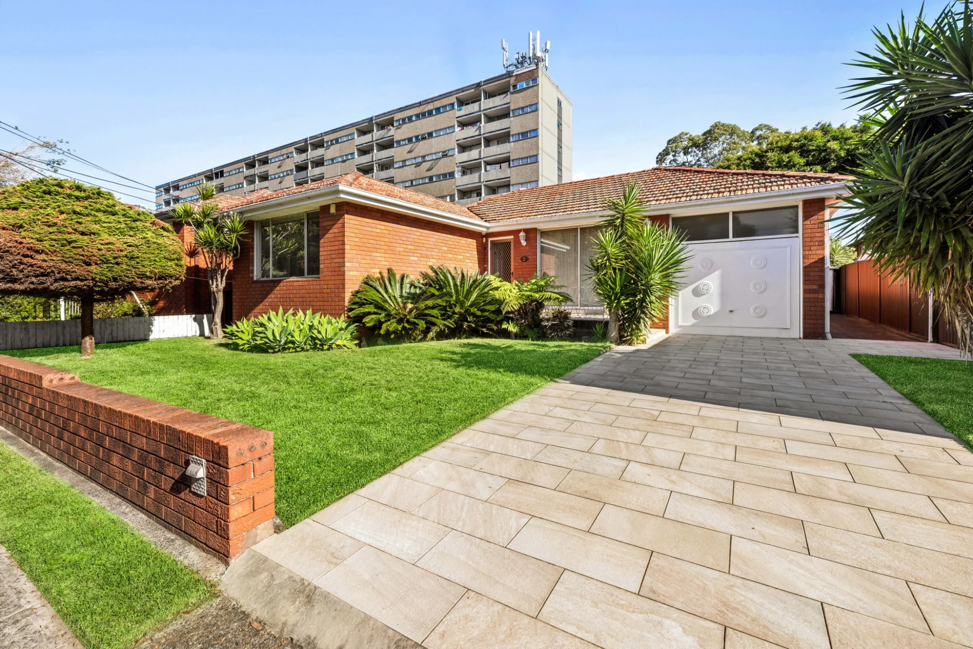 2 Mascot Drive, Eastlakes, NSW 2018