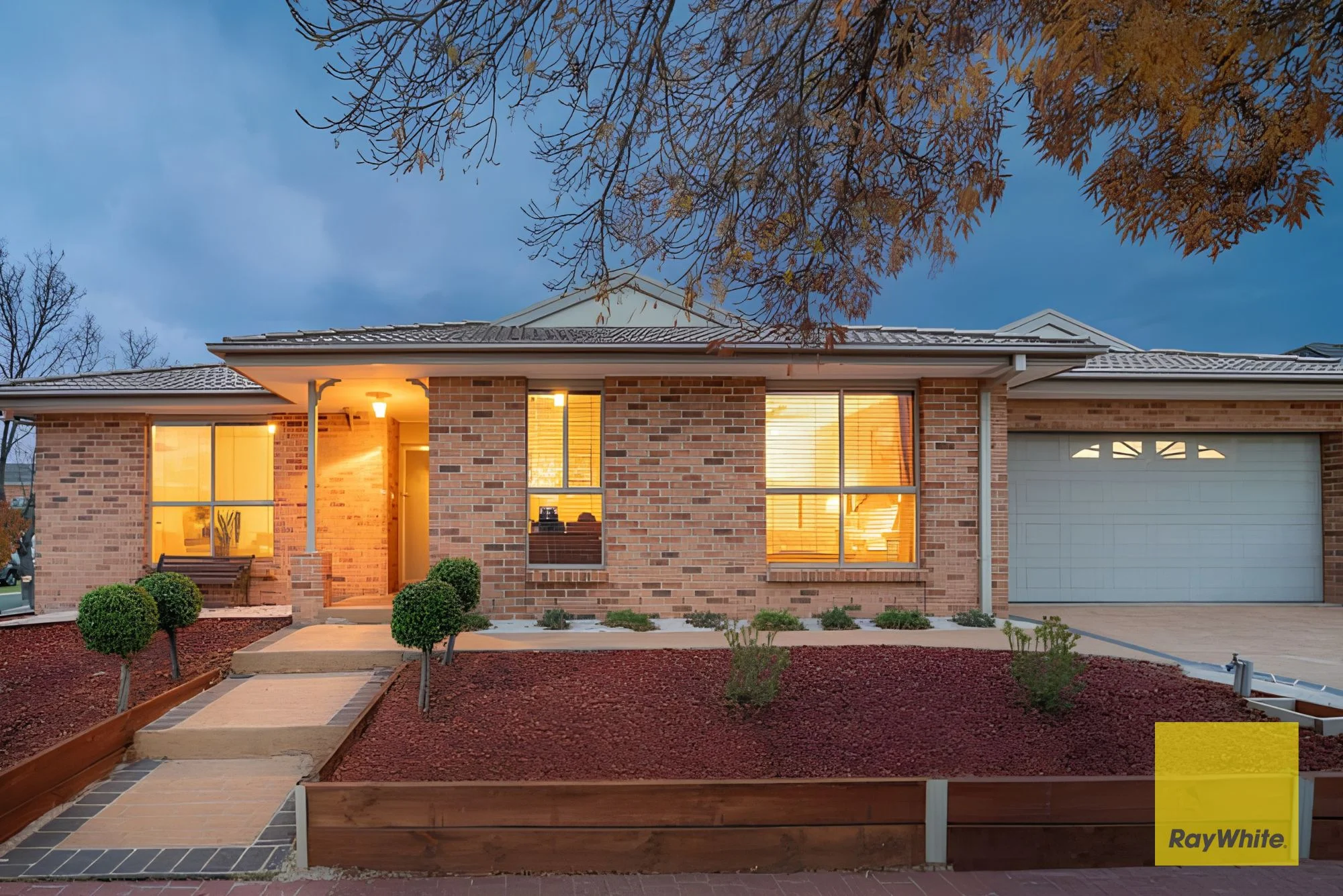 2 Mickleton Grove, Point Cook VIC 3030