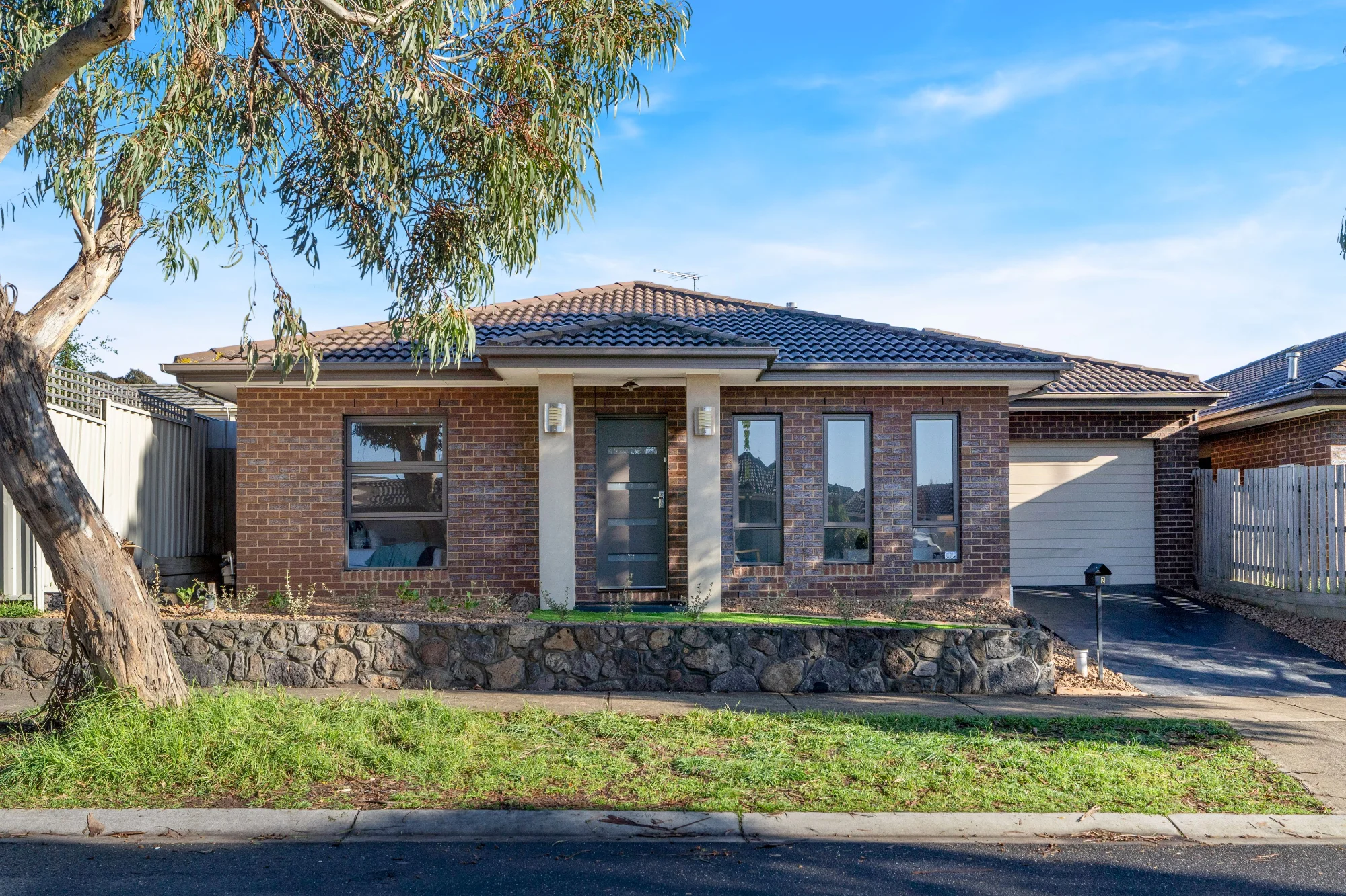 2 Pearl Drive, Craigieburn VIC 3064