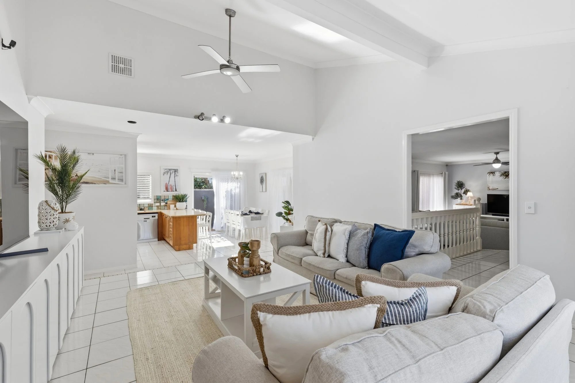 2 Poinsettia Crescent, Calamvale QLD 4116