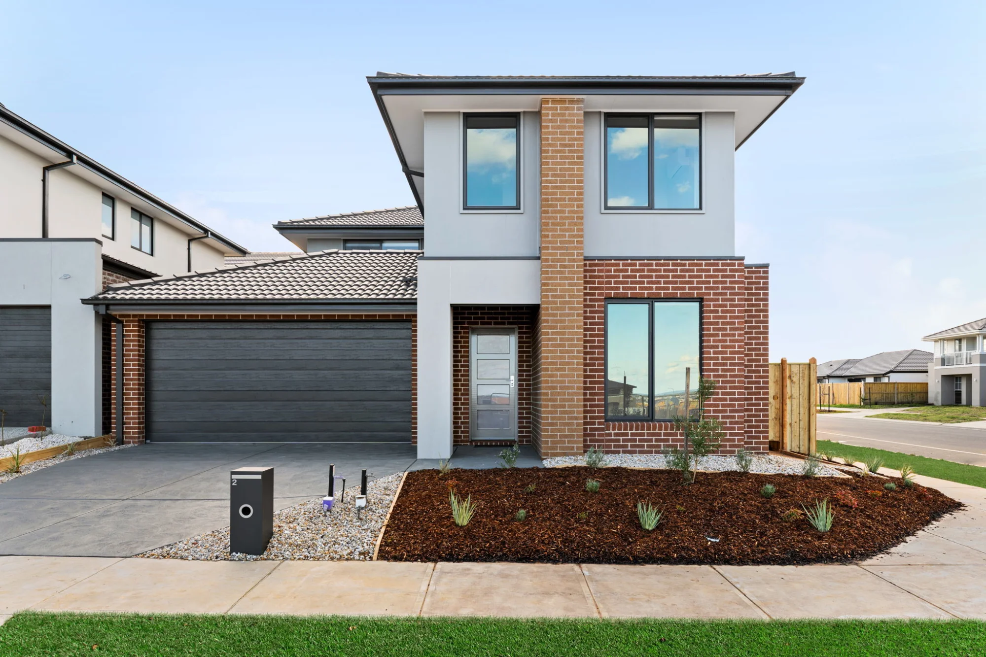 2 Sandalwood Crescent, Clyde North, Vic 3978